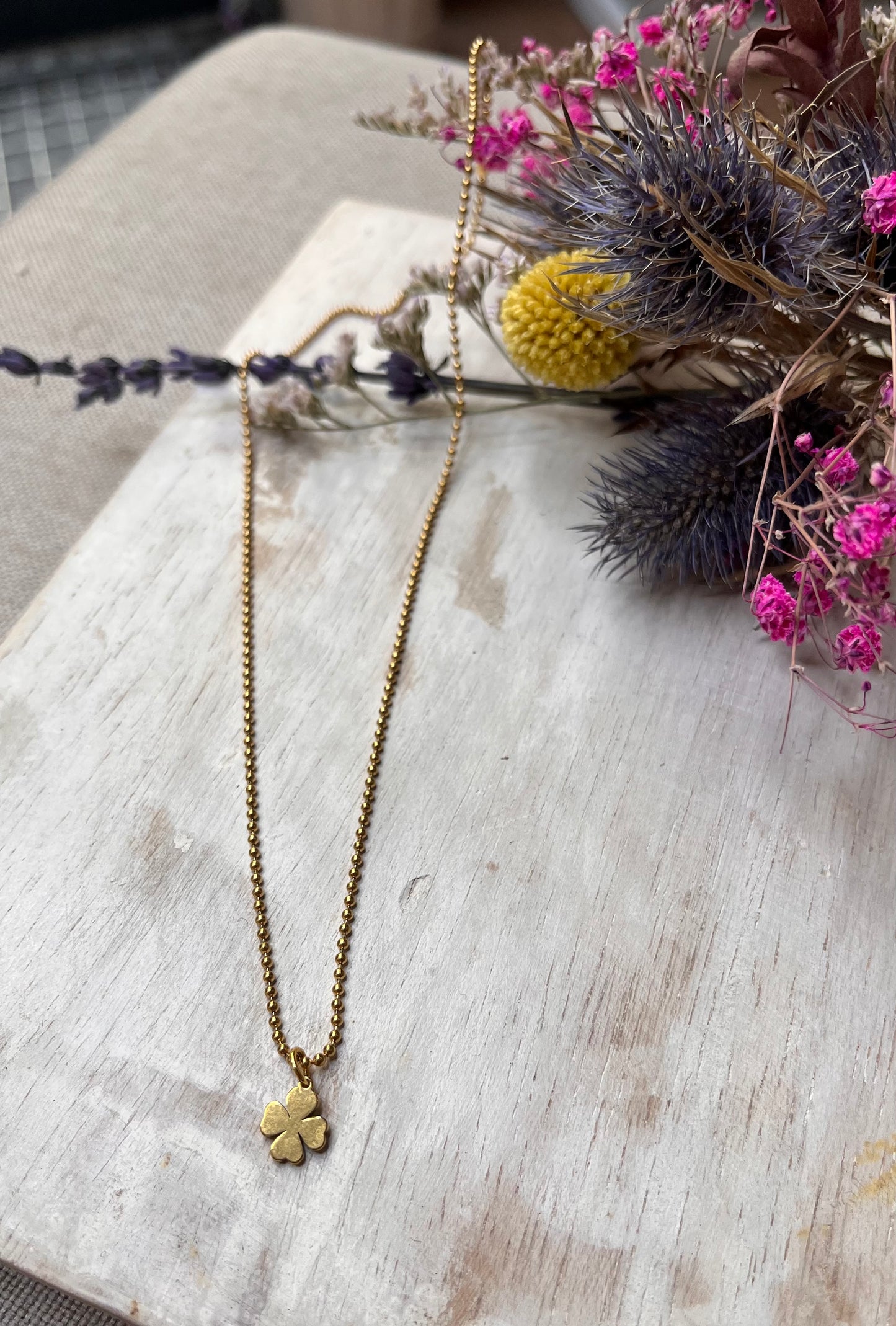 Four-leaf clover pendant