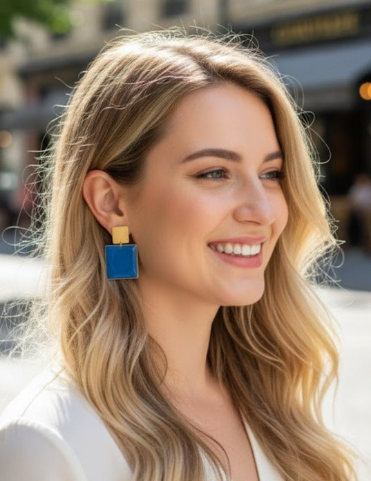 Pendientes Acuadritos azul medio - hechos a mano