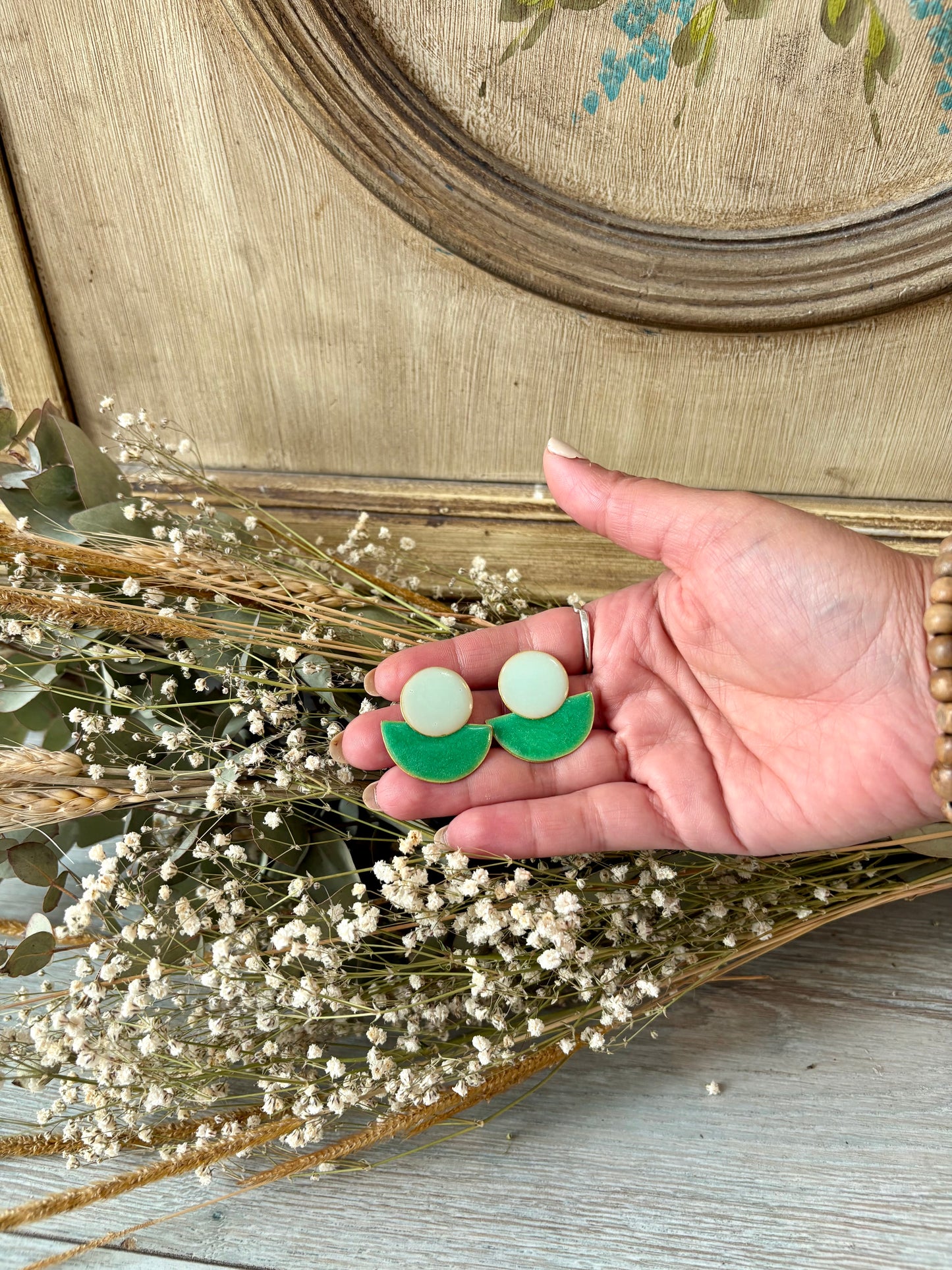 pendientes hechos a mano en resina en Madrid