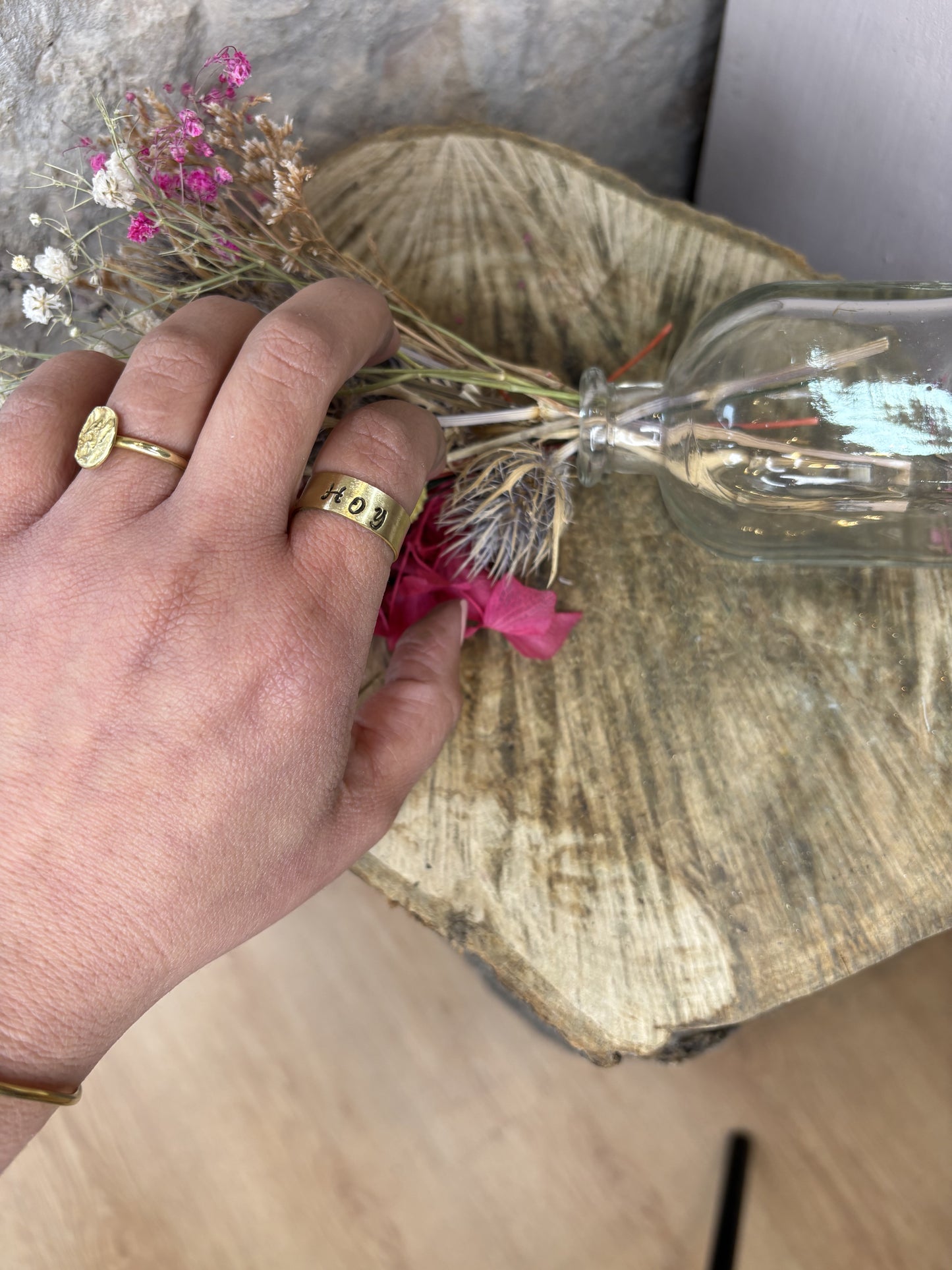 anillo diseñado en y hecho a mano en Madrid