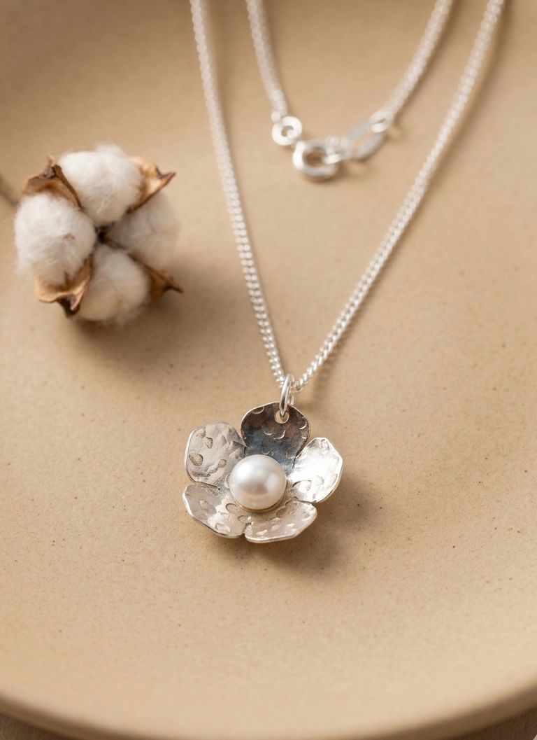Collar Flor de Luna | Collar de plata 925 hecho a mano en Madrid