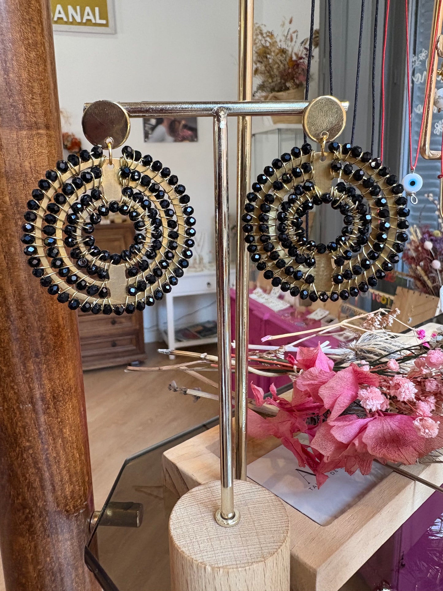 pendientes tejidos artesanales hechos a mano en Madrid