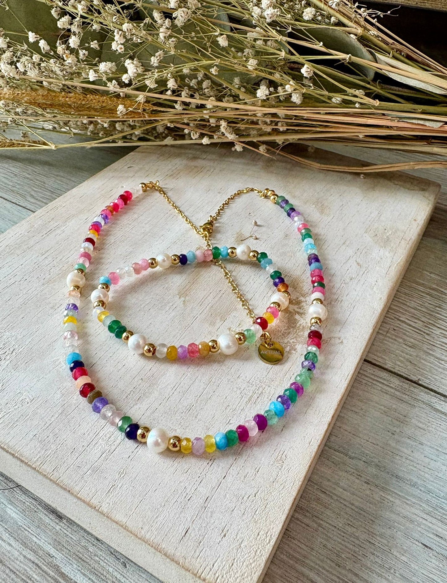 Collar y pulsera artesanal multicolor de agatha y perlas y acero