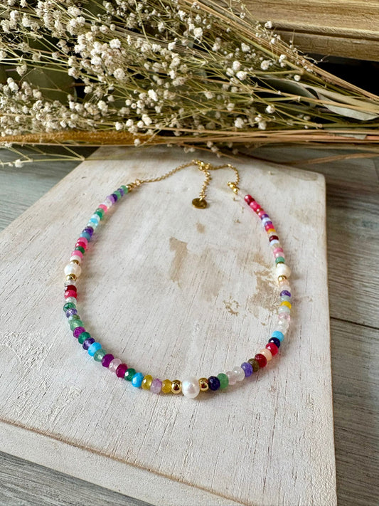 Collar artesanal multicolor de agatha y perlas y acero