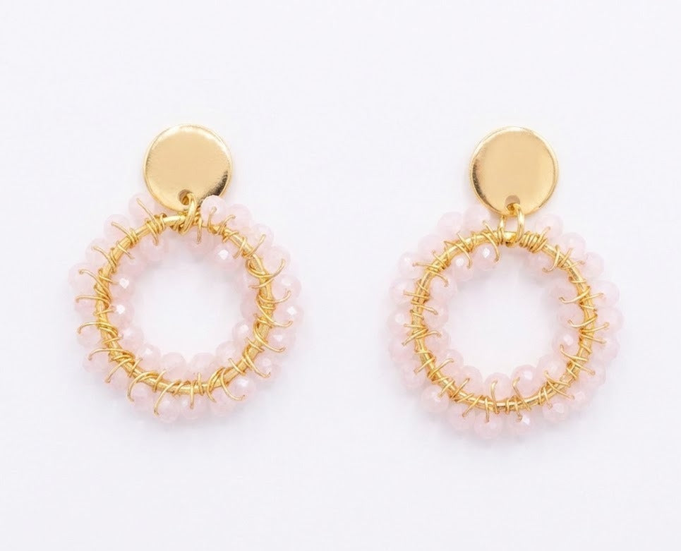 Pendientes tejidos mano en nuestro taller de joyería artesanal en Madrid