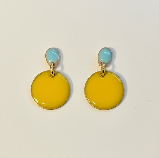 Pendientes Pétalo azul y amarillos - hechos en resina pintados a mano