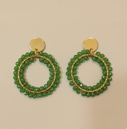 Pendientes tejidos a mano en acero y cristales con hilo dorado hechos a mano 