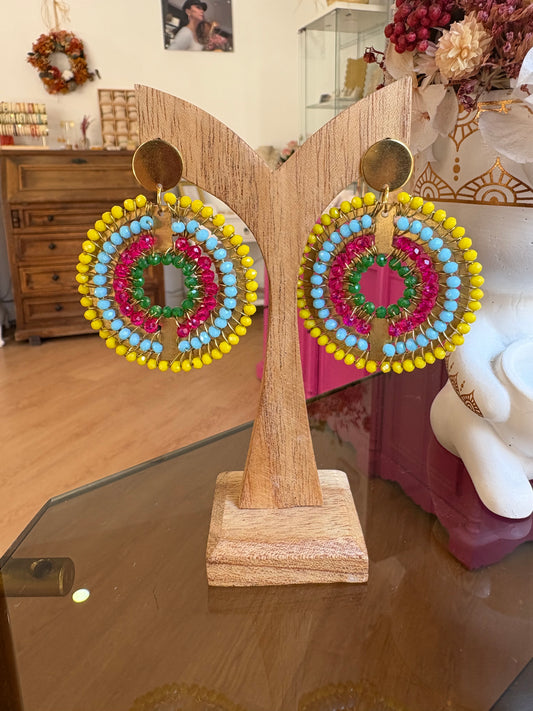 pendientes tejidos a mano en colores 