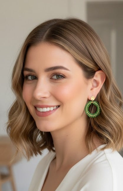 Pendientes tejidos verdes medio medianos