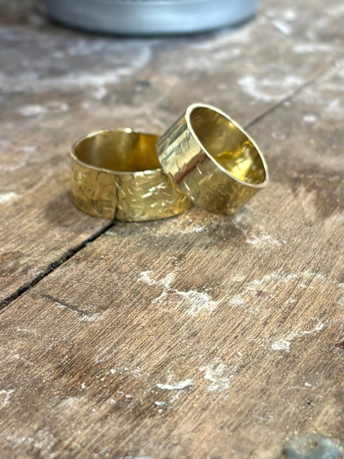Crea tus propias alianzas de boda en oro | Taller en Madrid