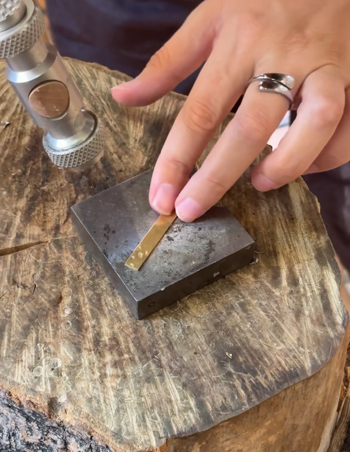 Crea tus propias alianzas de boda en oro | Taller en Madrid