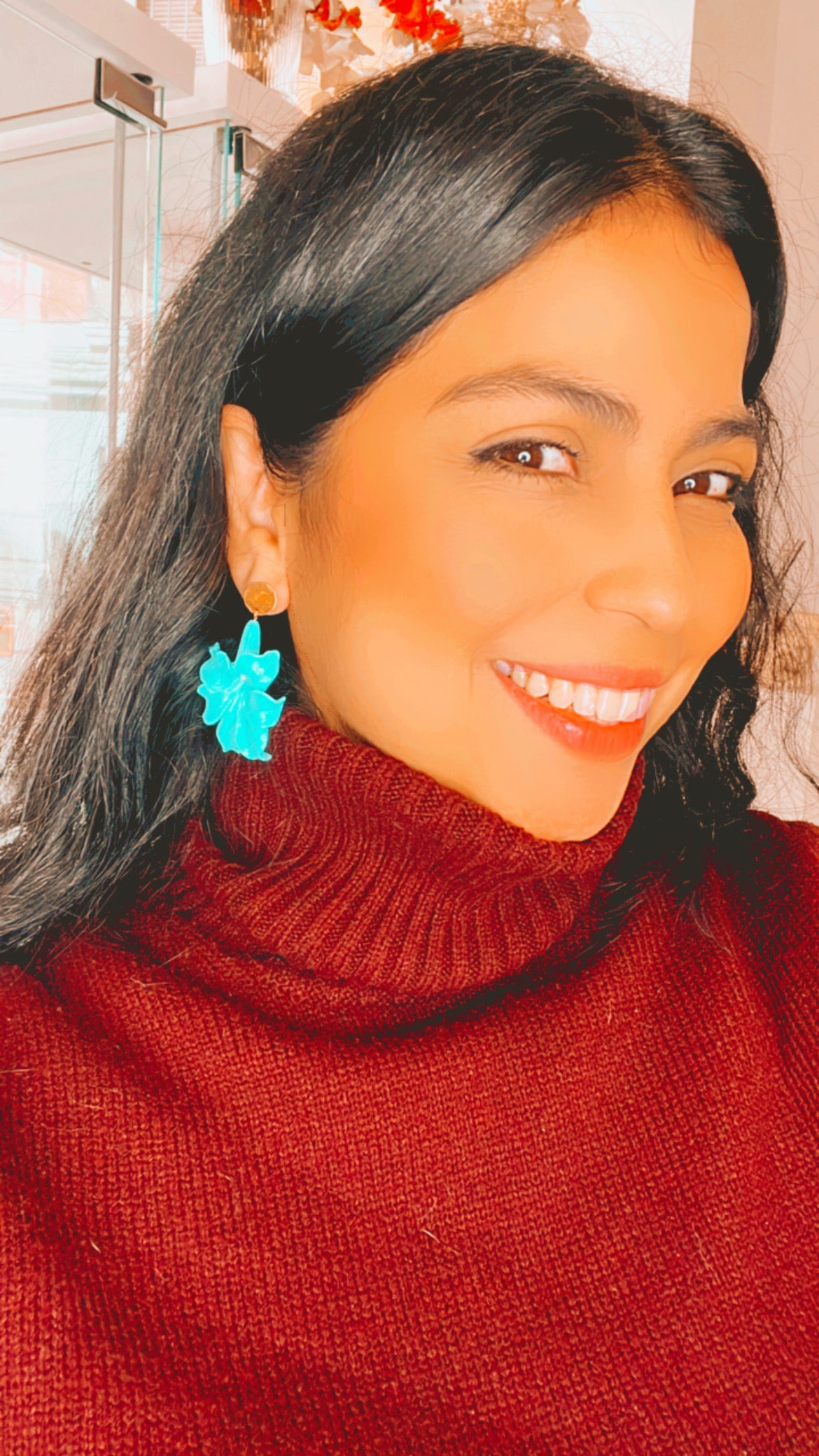 pendientes de flor de resina y acero 